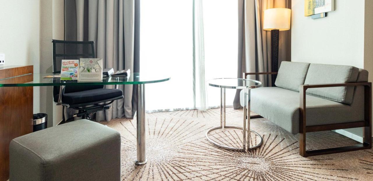Cambridge Hotel Медан Экстерьер фото