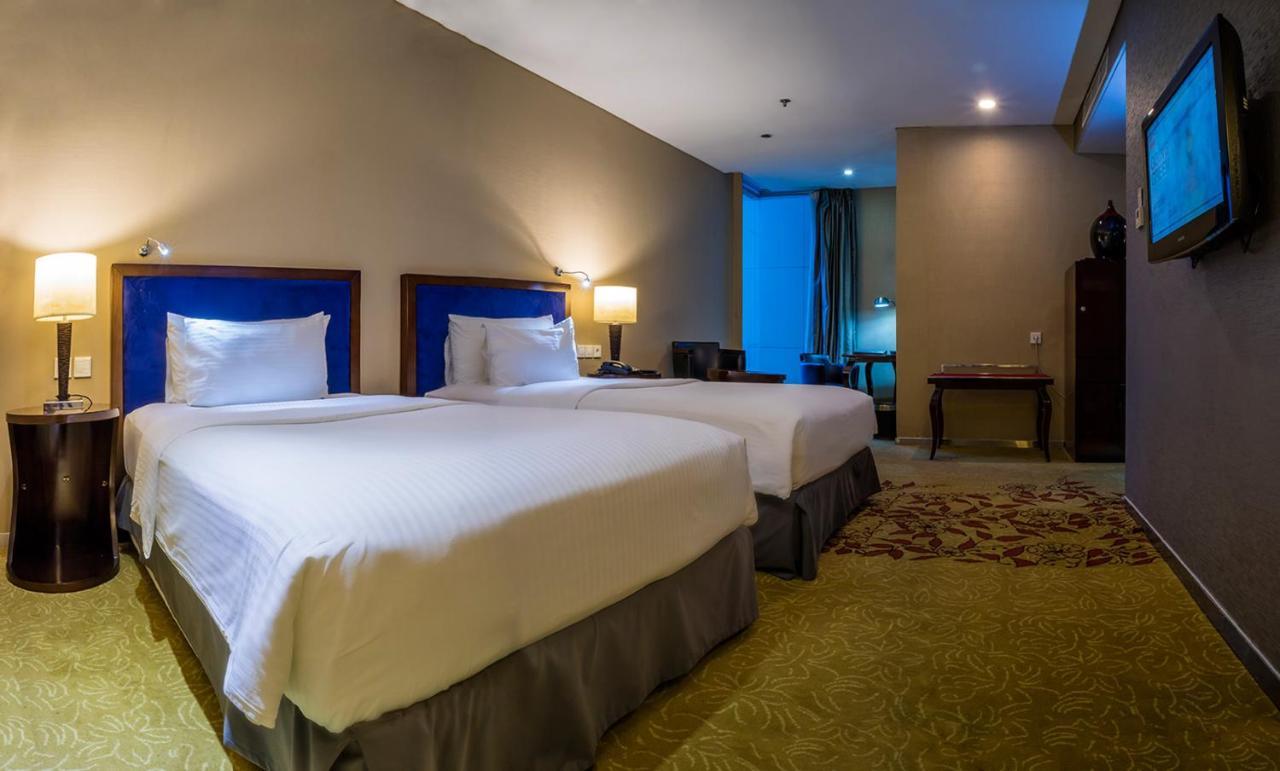 Cambridge Hotel Медан Экстерьер фото