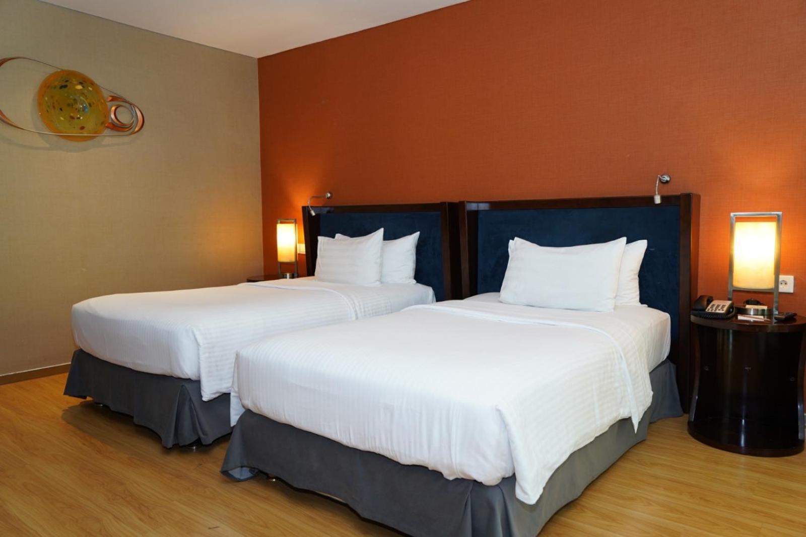 Cambridge Hotel Медан Экстерьер фото