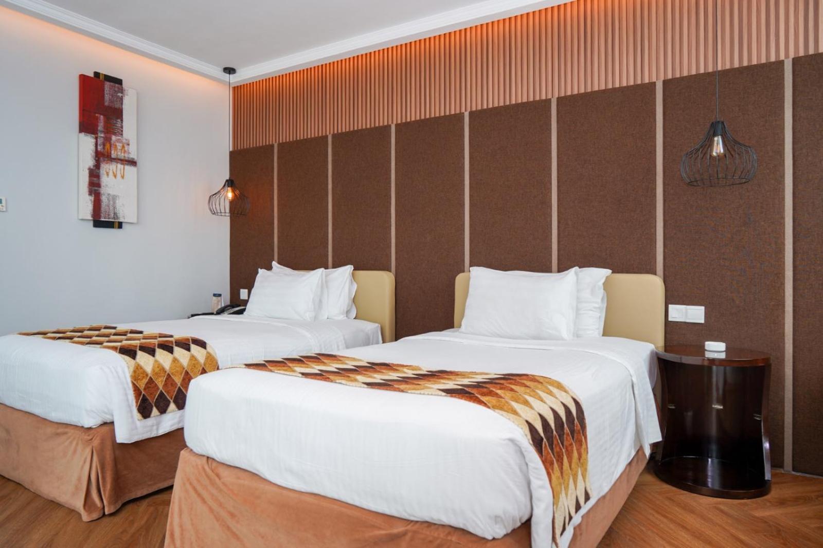 Cambridge Hotel Медан Экстерьер фото