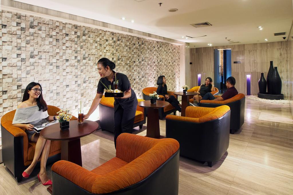 Cambridge Hotel Медан Экстерьер фото
