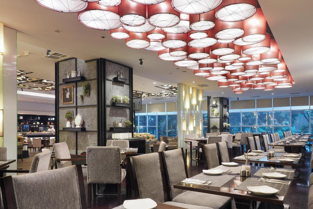 Cambridge Hotel Медан Экстерьер фото