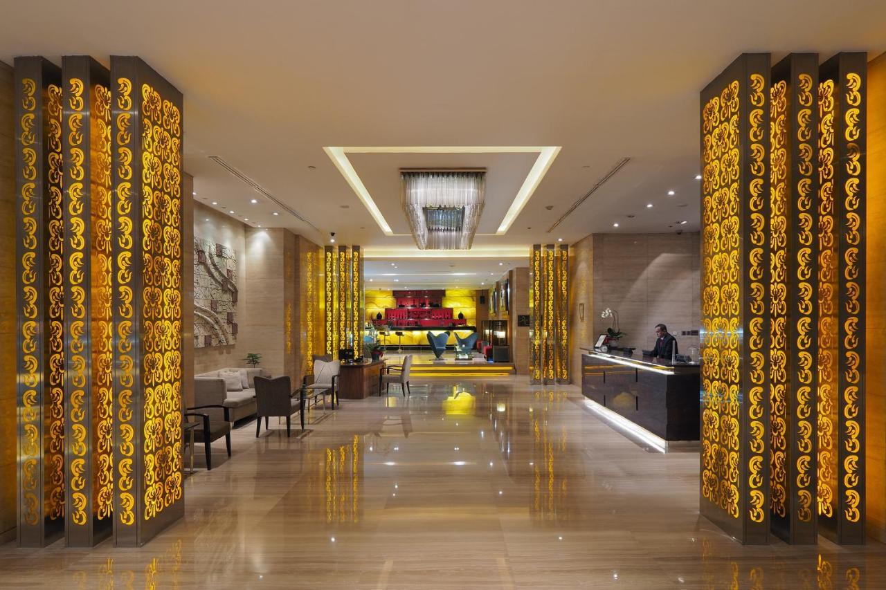 Cambridge Hotel Медан Экстерьер фото