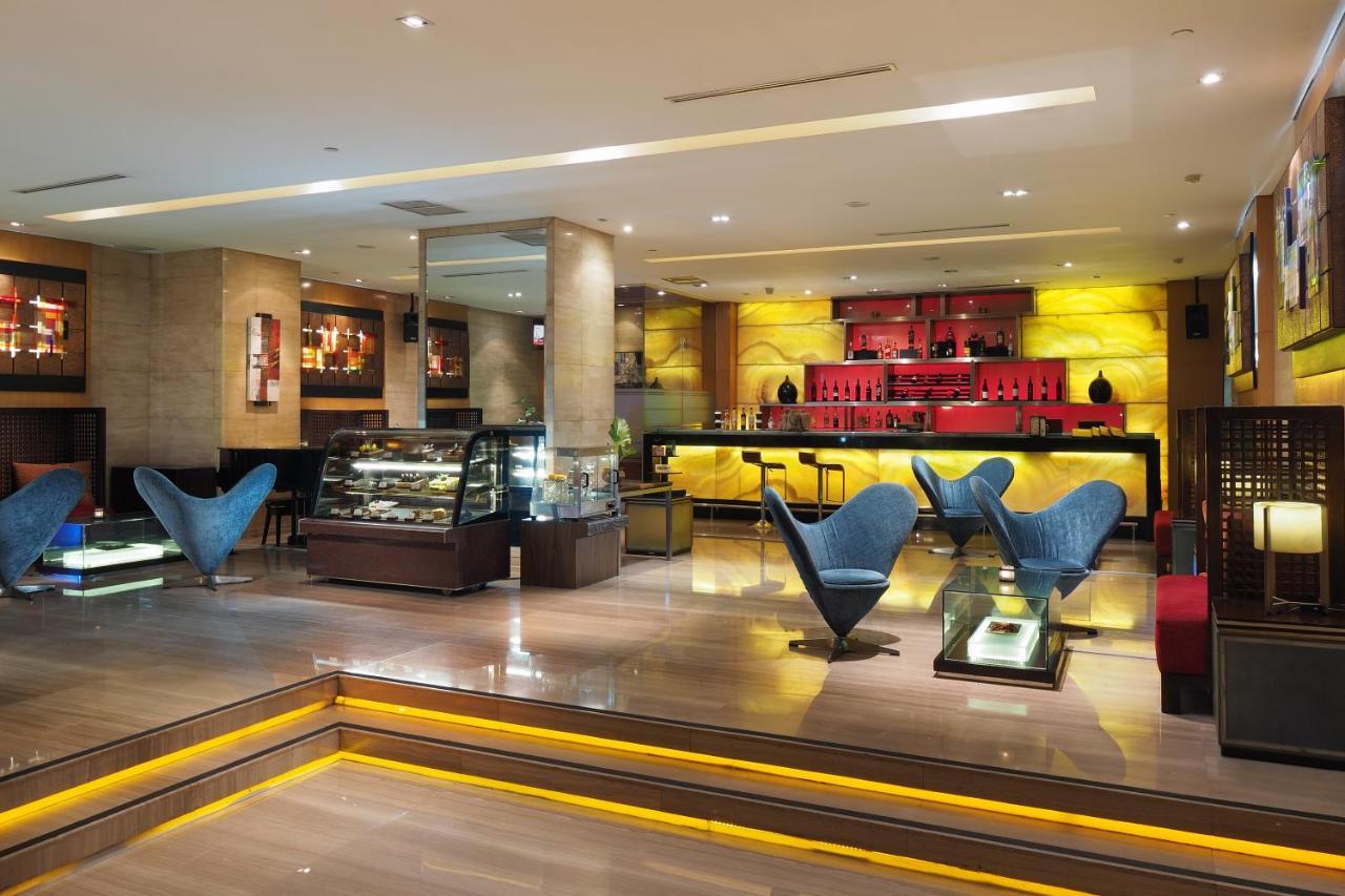 Cambridge Hotel Медан Экстерьер фото