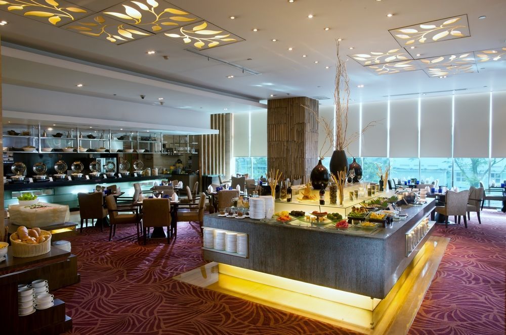 Cambridge Hotel Медан Экстерьер фото